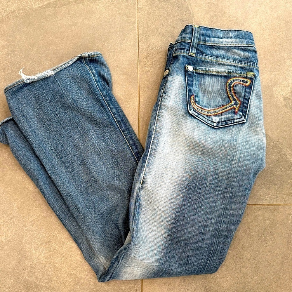 Rock & Republic Classic Rainbow stitched low waisted cropped flare Jeans sz 26